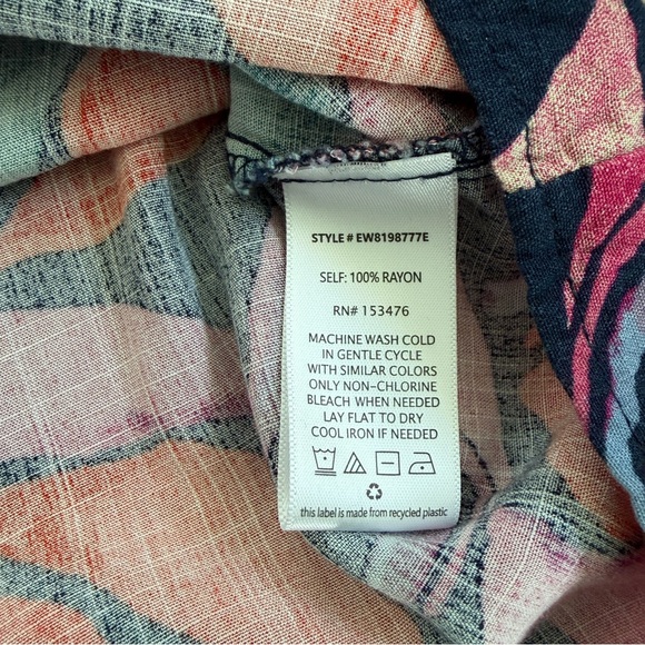 EVEREVE Multicolor Floral Button Down V Neck Blouse Women’s Size Medium EUC - Picture 4 of 8